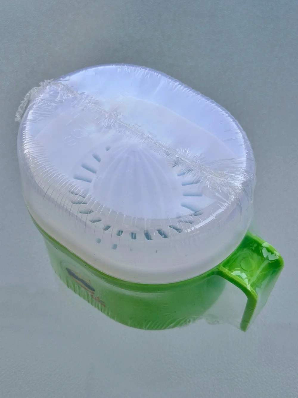 Gimi Bright Green Manual Citrus Press Fruit Juicer (K-745)